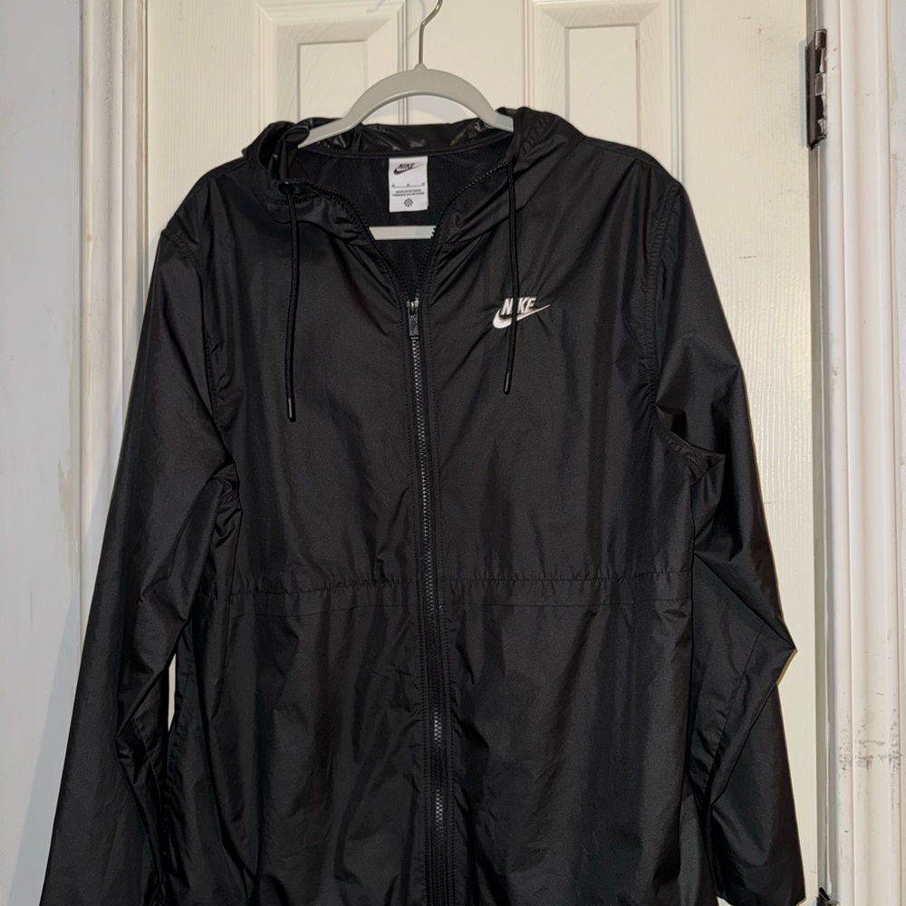 Nike Women’s Windbreaker Jacket